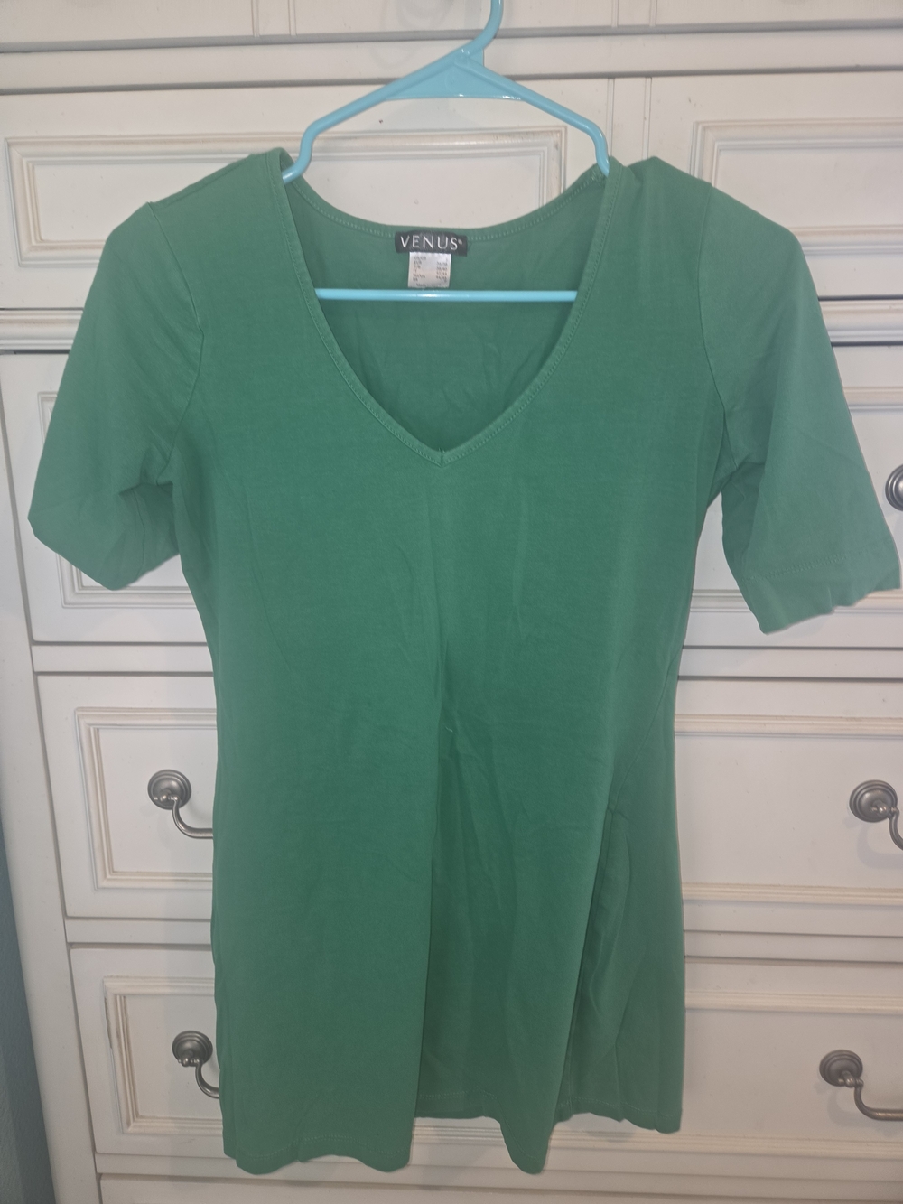 VENUS Emerald Green V-Neck Short Sleeve Tee